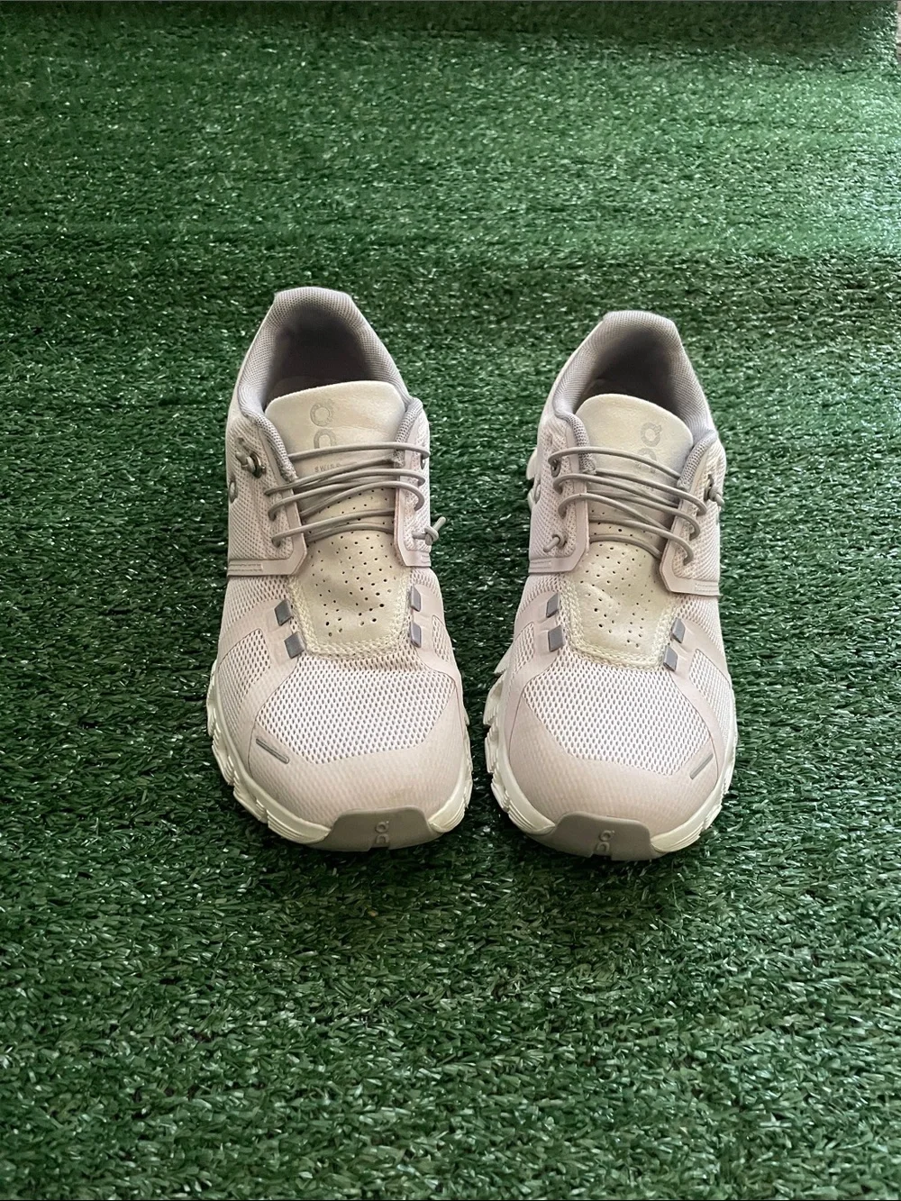 On Cloud 5 59-98899 Women's size 7 Running Sneakers Shoes Lily Frost